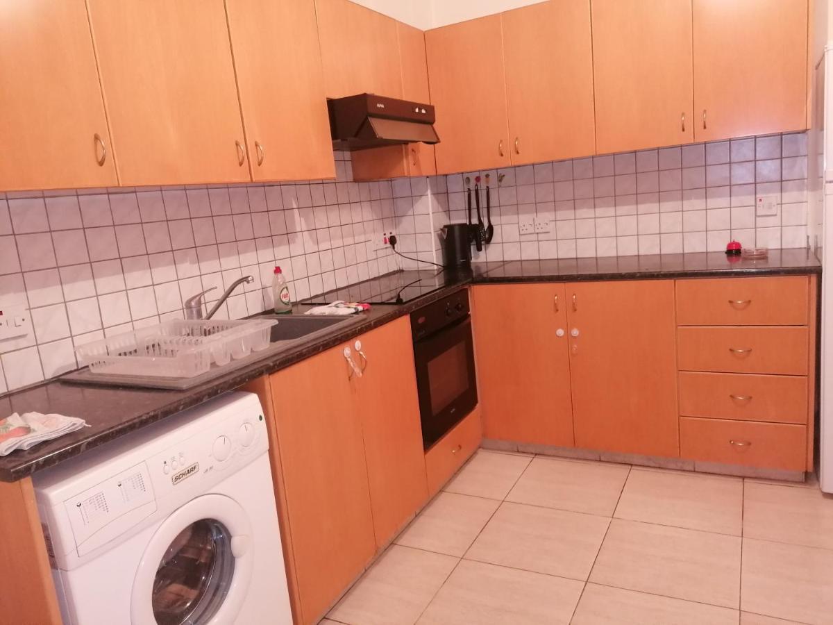 Family Apartment In Mackezie Lárnaka Kültér fotó